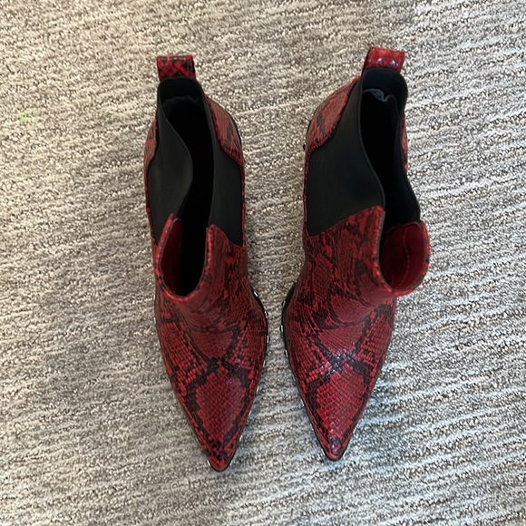 Charles by Charles David red snake skin boot silver studs - Picture 3 of 7